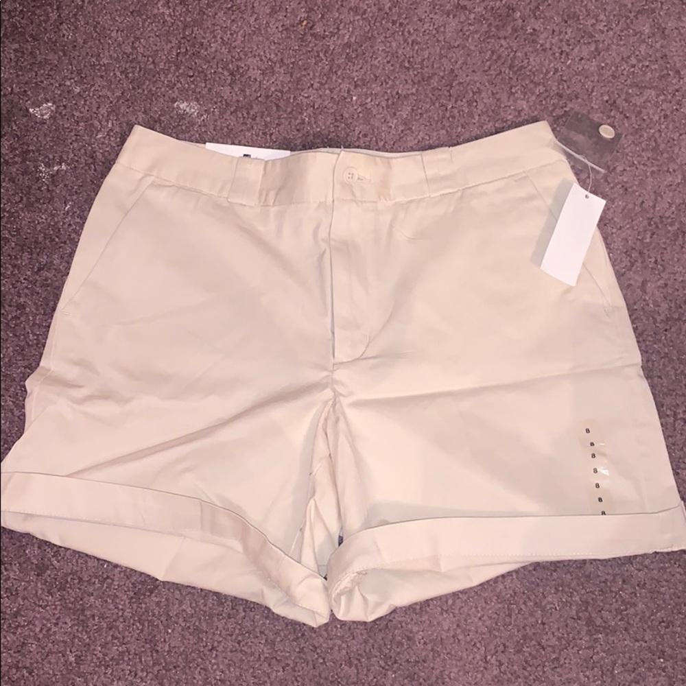 NWT Gap Classic fit shorts